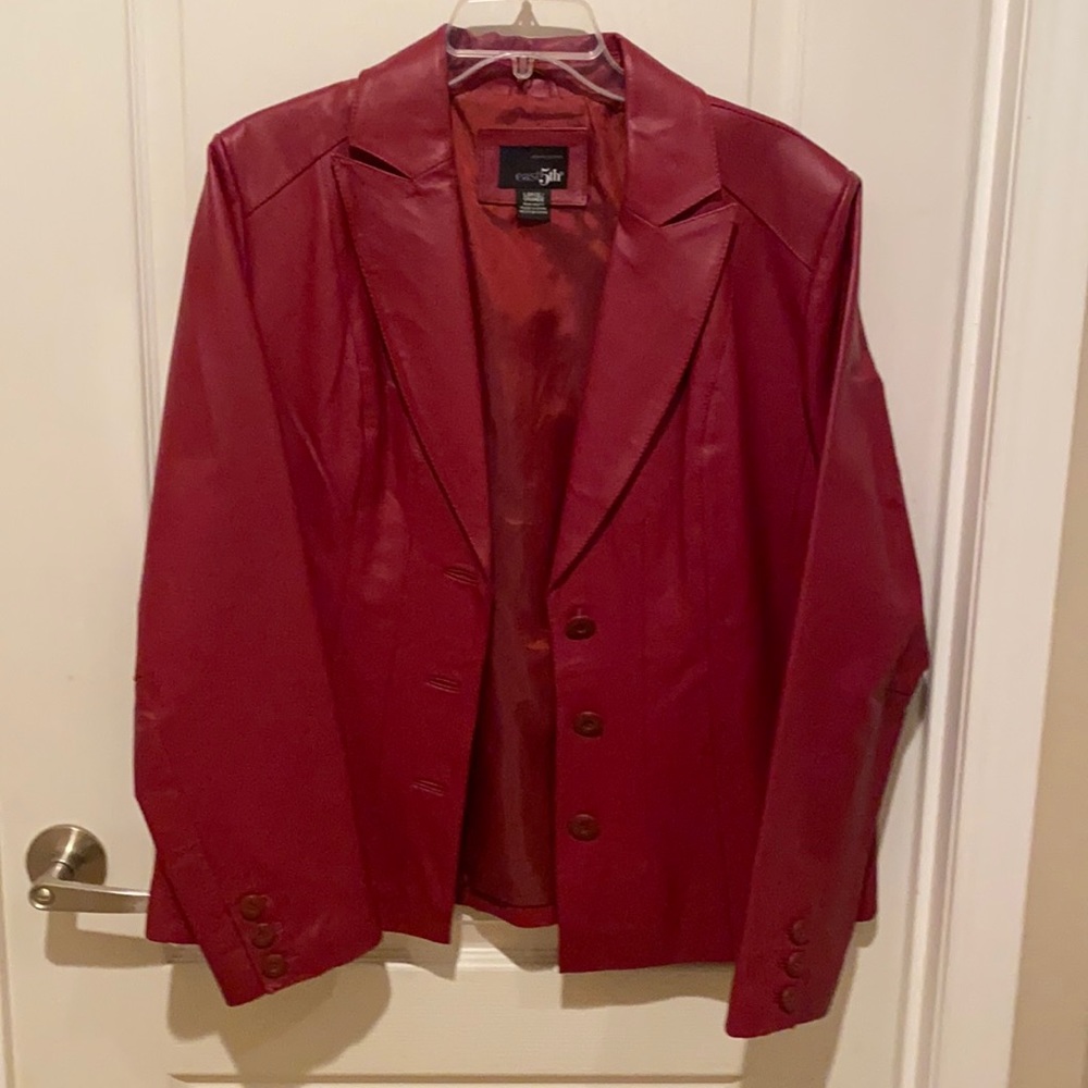 Gorgeous east5th Red/Burgundy Genuine Leather Jacket Size Large Lined w/Pockets